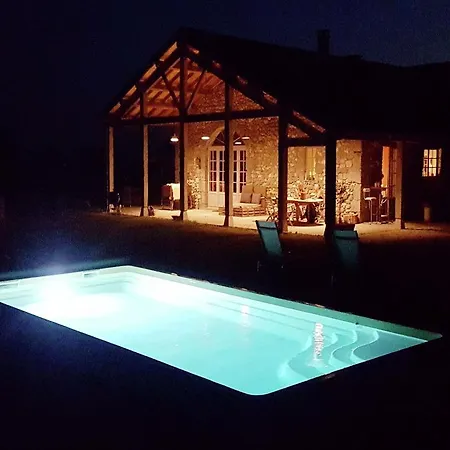 Lavish Mansion In With Private Pool *